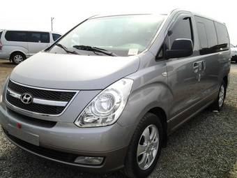 2011 Hyundai Grand Starex Pictures