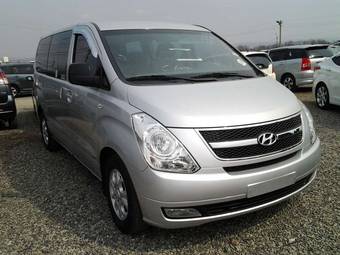 2011 Hyundai Grand Starex Pictures