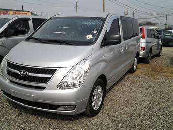 2011 Hyundai Grand Starex Pics