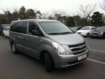 2011 Hyundai Grand Starex Pictures