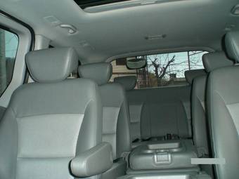 2011 Hyundai Grand Starex Pictures