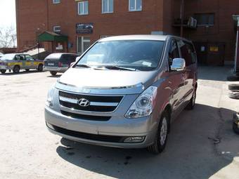 2011 Hyundai Grand Starex Pictures