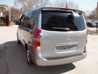 2011 Hyundai Grand Starex Photos