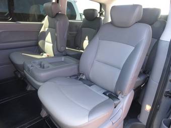 2011 Hyundai Grand Starex Photos
