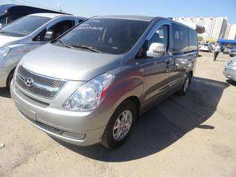 2011 Hyundai Grand Starex Photos