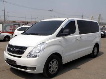 2011 Hyundai Grand Starex Photos