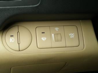 2011 Hyundai Grand Starex Images