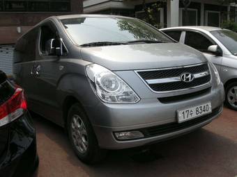 2011 Hyundai Grand Starex Photos