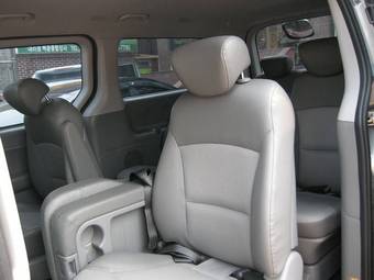 2011 Hyundai Grand Starex Pictures