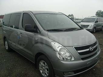 2011 Hyundai Grand Starex Photos