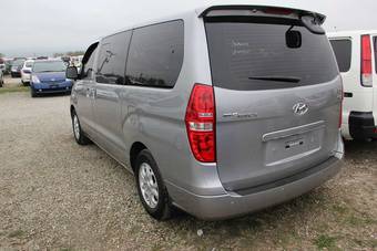 2011 Hyundai Grand Starex Photos