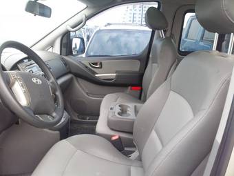 2011 Hyundai Grand Starex Pictures