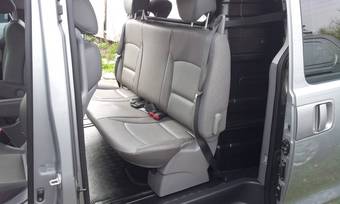 2011 Hyundai Grand Starex Pics