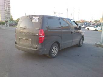 2011 Hyundai Grand Starex Pics