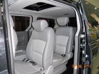 2011 Hyundai Grand Starex Pictures