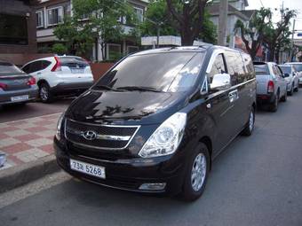 2011 Hyundai Grand Starex Photos
