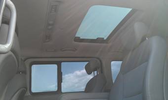 2011 Hyundai Grand Starex Pics