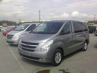 2011 Hyundai Grand Starex Pictures