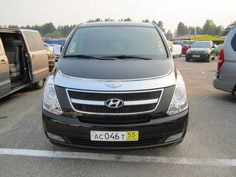 2011 Hyundai Grand Starex Pictures