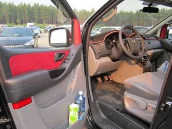 2011 Hyundai Grand Starex Photos