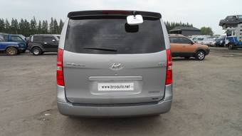 2011 Hyundai Grand Starex Photos