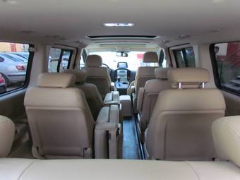 2011 Hyundai Grand Starex Pictures