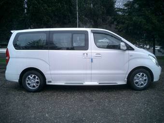 2012 Hyundai Grand Starex Photos