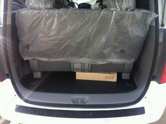2012 Hyundai Grand Starex Images