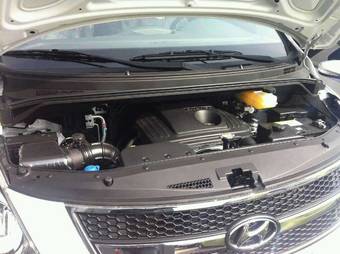 2012 Hyundai Grand Starex Pics
