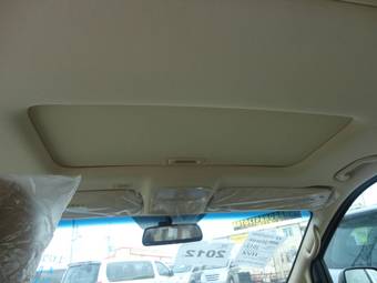 2012 Hyundai Grand Starex Pictures