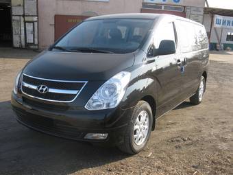 2012 Hyundai Grand Starex Photos