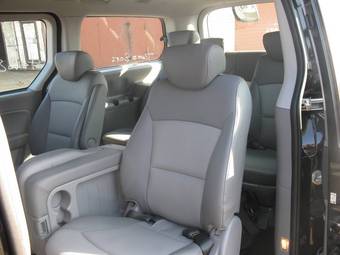 2012 Hyundai Grand Starex Images