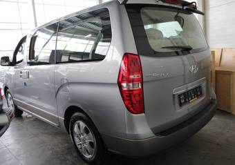 2012 Hyundai Grand Starex Pictures