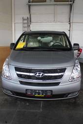2012 Hyundai Grand Starex Photos