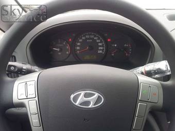 2012 Hyundai Grand Starex Pictures
