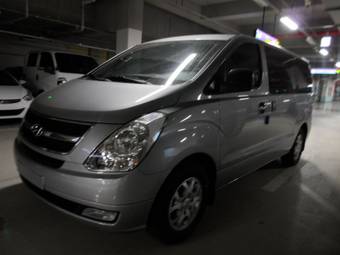 2012 Hyundai Grand Starex Photos