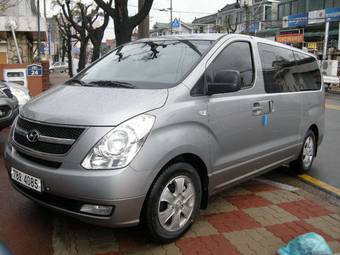 2012 Hyundai Grand Starex Photos