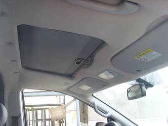 2012 Hyundai Grand Starex Photos