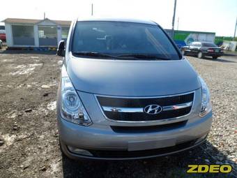 2012 Hyundai Grand Starex Photos