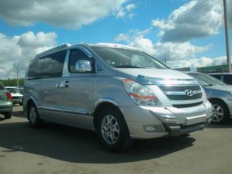 2012 Hyundai Grand Starex Pictures