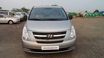 2012 Hyundai Grand Starex Pictures