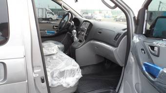 2012 Hyundai Grand Starex Pictures