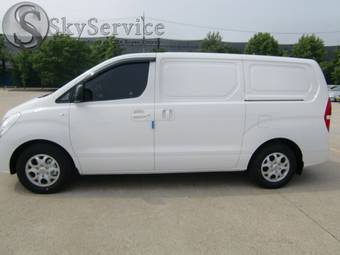 2012 Hyundai Grand Starex Photos