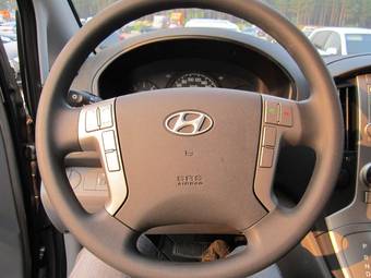 2012 Hyundai Grand Starex Pictures