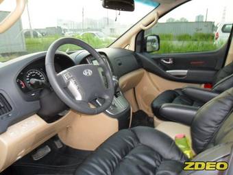 2012 Hyundai Grand Starex Images