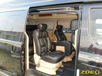 2012 Hyundai Grand Starex Pics