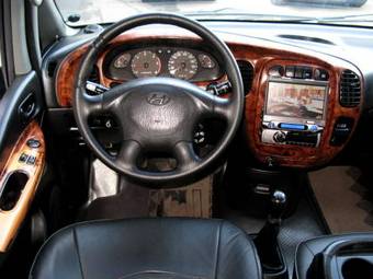 2002 Hyundai H1 Pictures