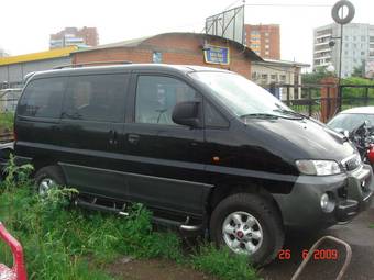 2003 Hyundai H1 Photos