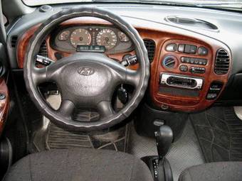 2003 Hyundai H1 Pictures