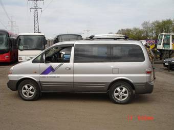 2004 Hyundai H1 Photos